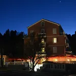 Ξενοδοχείο Fiesa 3*
