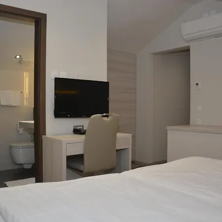 Fiesa 3*